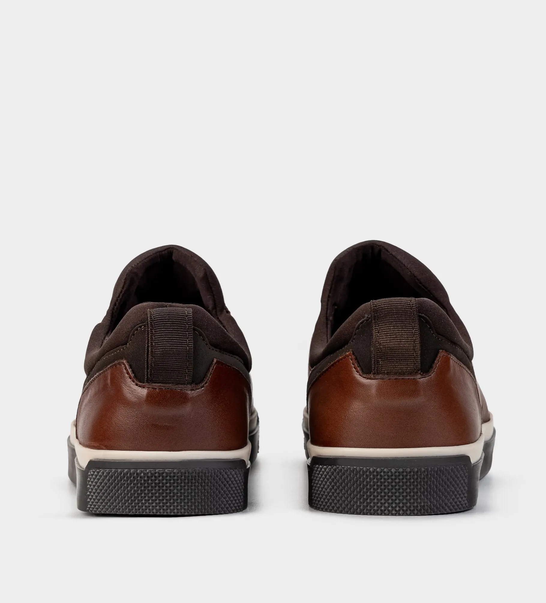 Outlet SNEAKER CASUAL AGUJETA ELÁSTICA PIEL CAFÉ Hombre Sneakers